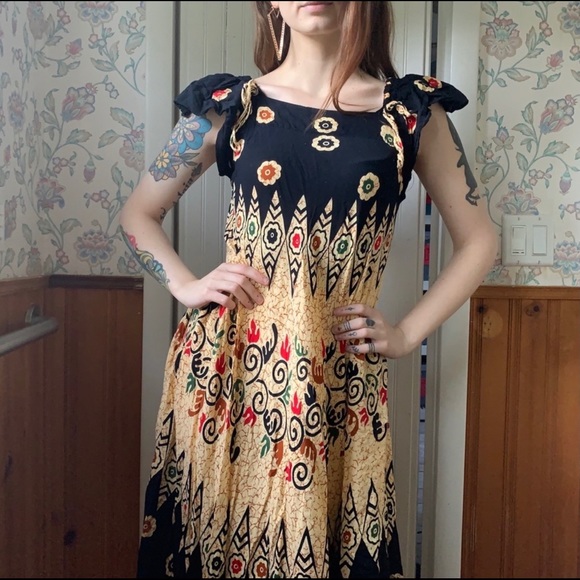 Gajah Putih Midi Dress - Picture 5 of 7